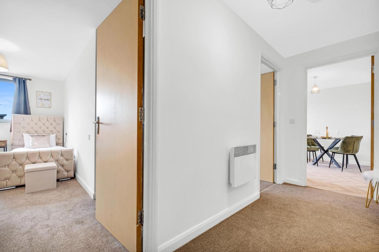 Stylish 4Th Floor 2 Bedroom En Suite City Centre Apartment With Parking By Azura Nights Birmingham Exterior photo
