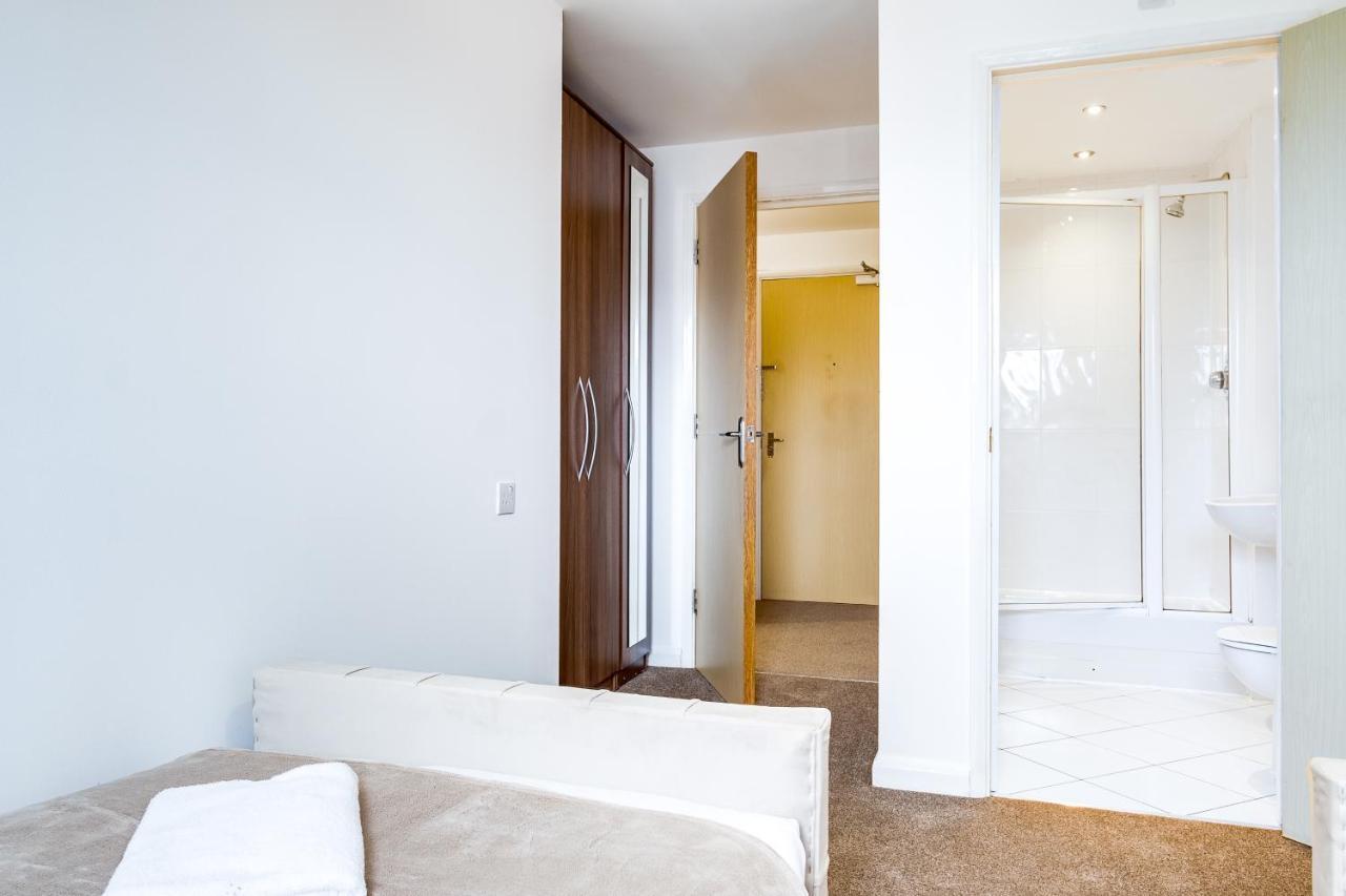 Stylish 4Th Floor 2 Bedroom En Suite City Centre Apartment With Parking By Azura Nights Birmingham Exterior photo